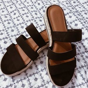 Universal Thread Florence Sporty Sandal in Black